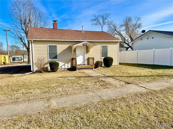 305 S Campbel ST, Edina, MO 63537