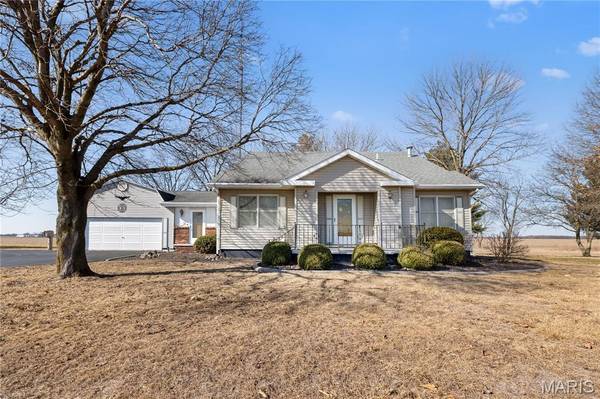 17251 Illinois Route 127, Butler, IL 62015