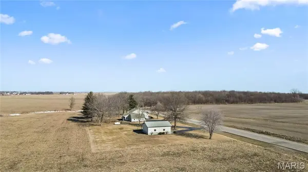 17251 Illinois Route 127, Butler, IL 62015