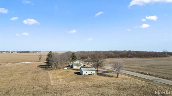 17251 Illinois Route 127, Butler, IL 62015