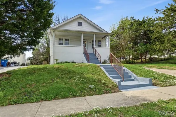 9512 Tennyson AVE, Overland, MO 63114