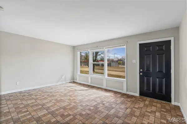 8379 Midwood AVE, St Louis, MO 63134
