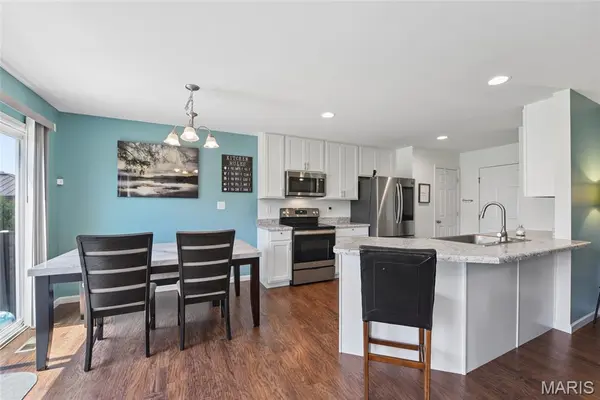 337 Charlestowne Place DR, St Charles, MO 63301