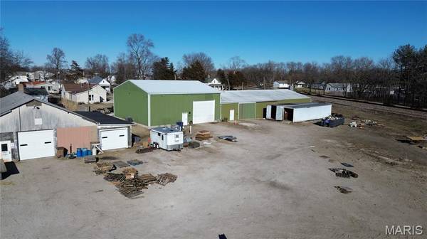 500 E 2nd ST, Mount Olive, IL 62069