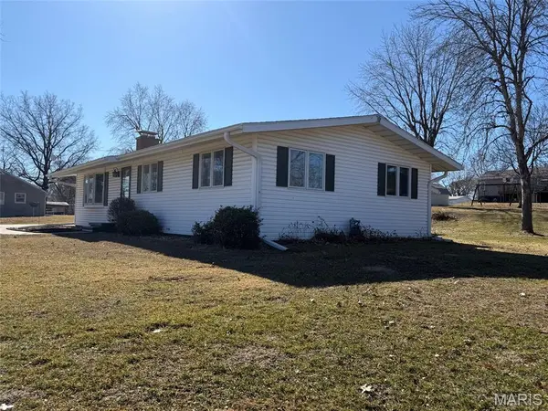 705 N Cottey ST, Edina, MO 63537