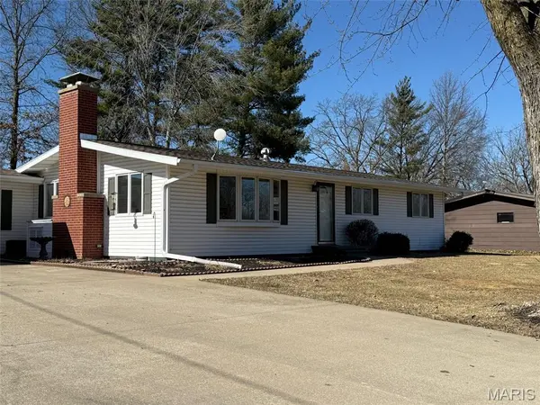 705 N Cottey ST, Edina, MO 63537
