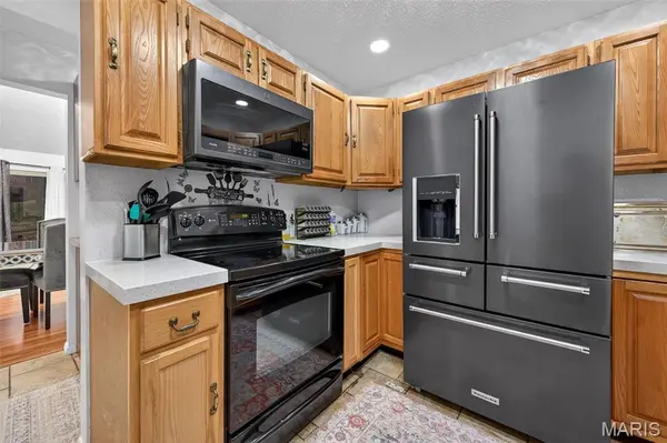 1601 Country Hill LN, Ballwin, MO 63021