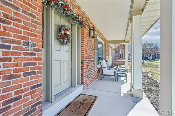 1128 Black Forest DR, St Charles, MO 63301