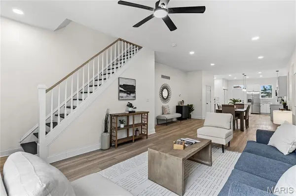 3002 California, St Louis, MO 63118