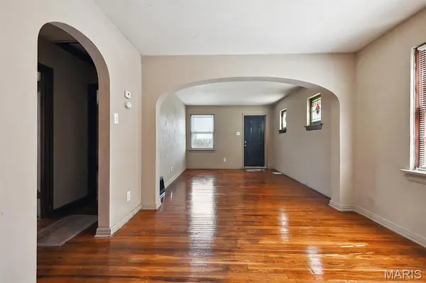 5920 Dressell AVE, St Louis, MO 63120