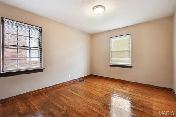 5920 Dressell AVE, St Louis, MO 63120