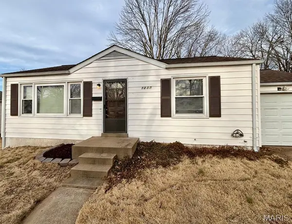 1219 Esquire DR,  Bellefontaine Nghbrs,  MO 63137