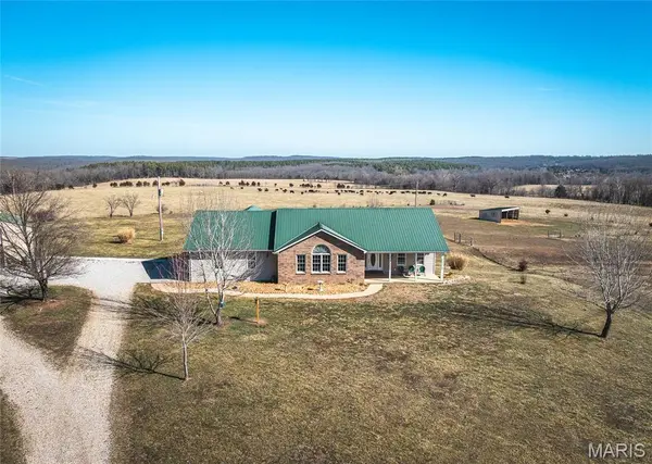 37595 Westgate RD, Plato, MO 65552