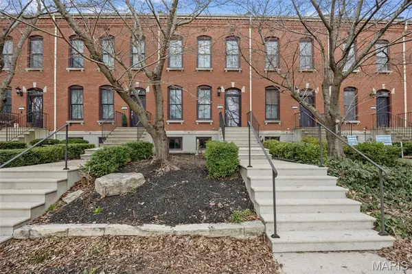 3370 Shutten WAY, St Charles, MO 63301