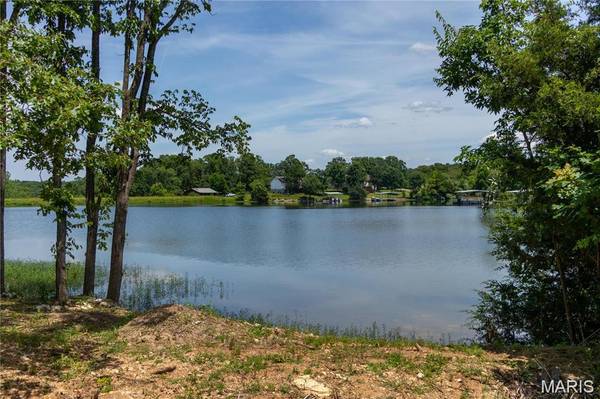 830 Stone Gate DR, De Soto, MO 63020