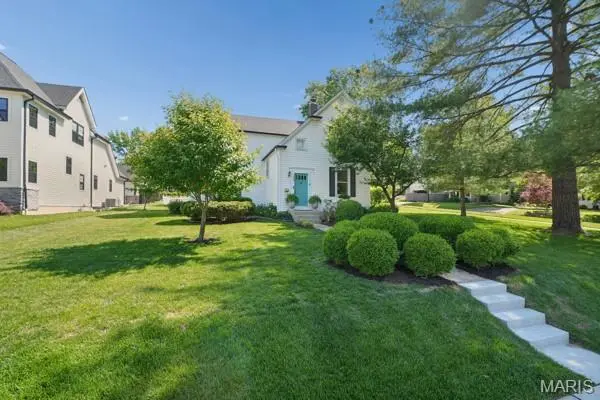 340 W Essex AVE, Kirkwood, MO 63122