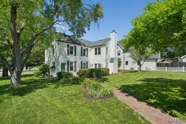 340 W Essex AVE, Kirkwood, MO 63122