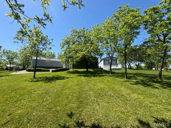 18046 Monroe Road 453, Paris, MO 65275