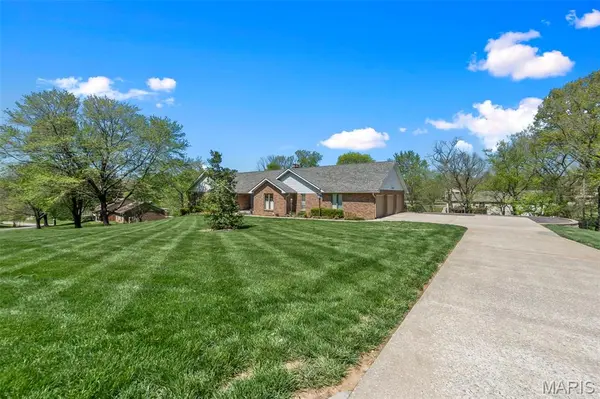 283 S Lake DR, Cape Girardeau, MO 63701