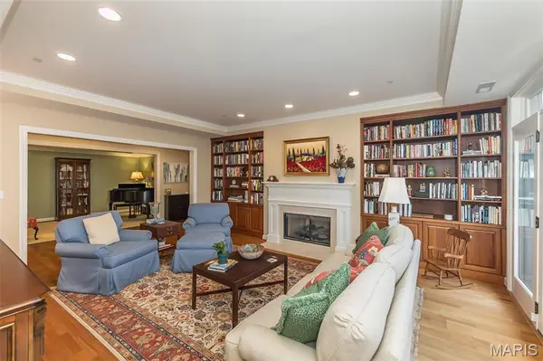 40 Brighton WAY #2N, Clayton, MO 63105
