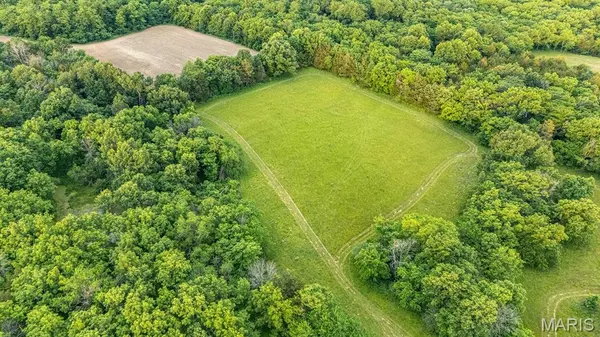 48883 Huntington LN, New London, MO 63459