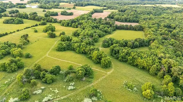 48883 Huntington LN, New London, MO 63459