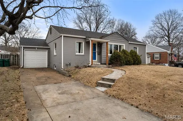 55 W Drake AVE, Webster Groves, MO 63119