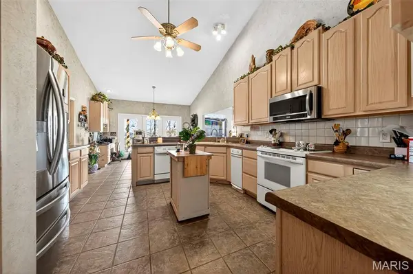 1521 Hibernation HOLW, Wentzville, MO 63385