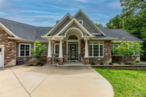 331 Woodlawn Terrace CT, Ballwin, MO 63021