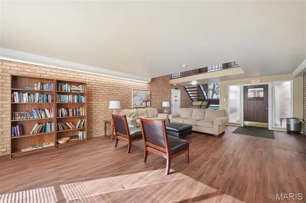 444 N Clay AVE #2H, St Louis, MO 63122