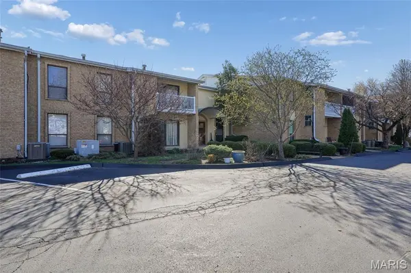 444 N Clay AVE #2H, St Louis, MO 63122