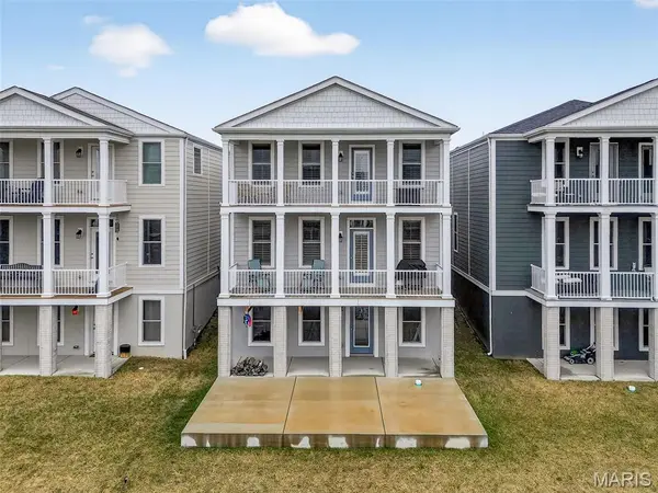 1072 Dyess WAY, St Charles, MO 63301