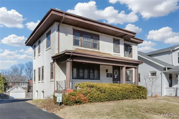6325 Clayton RD,  Clayton,  MO 63117