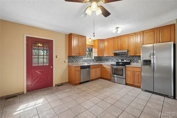 4305 Julie CT, High Ridge, MO 63049