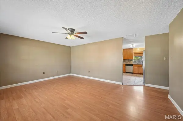 4305 Julie CT, High Ridge, MO 63049