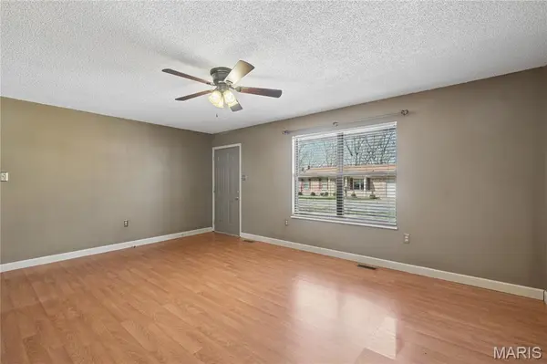 4305 Julie CT, High Ridge, MO 63049