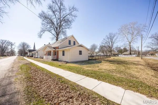 321 N John ST, Mascoutah, IL 62258