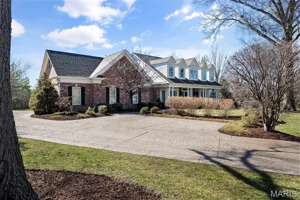 16 Outer Ladue DR, Frontenac, MO 63131