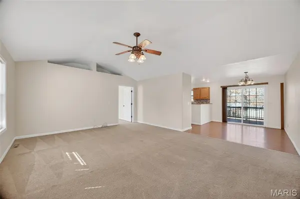 21062 Larson RD, Waynesville, MO 65583