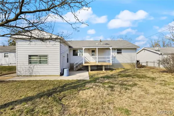 360 Imperial LN, Fenton, MO 63026