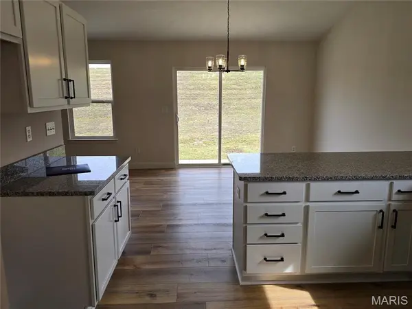 360 Dry Fork XING, Warrenton, MO 63383