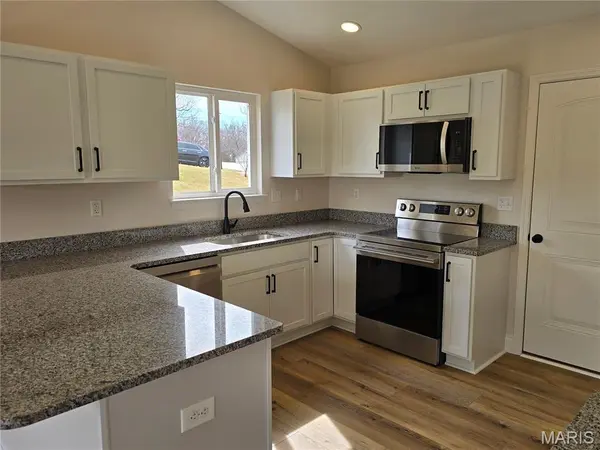 360 Dry Fork XING, Warrenton, MO 63383