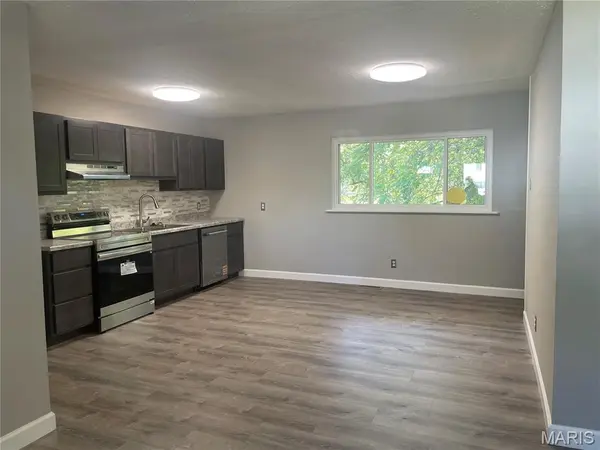 8922 Higginson DR, Bel Ridge, MO 63121