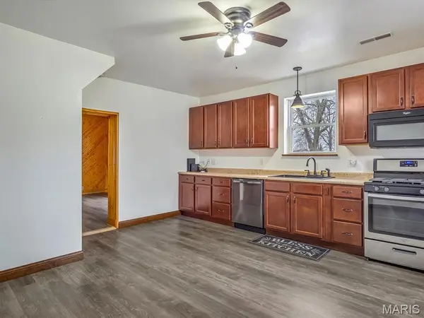 92 S Centennial RD, Addieville, IL 62214