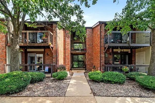 6808 Cottage Grove LN #I, St Louis, MO 63129