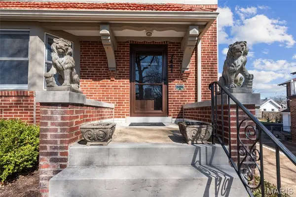 7441 Kingsbury BLVD, St Louis, MO 63130