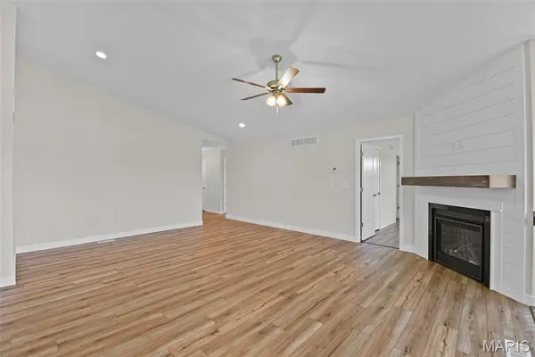 1847 Robins Mill CT, Maryville, IL 62062