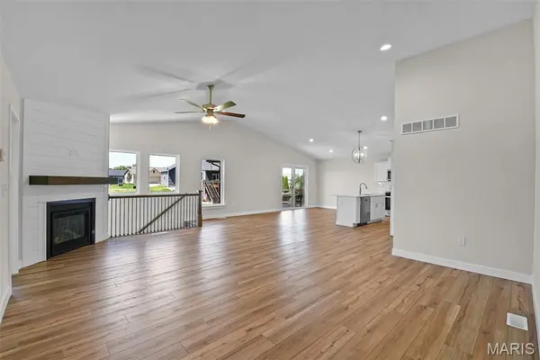 1847 Robins Mill CT, Maryville, IL 62062