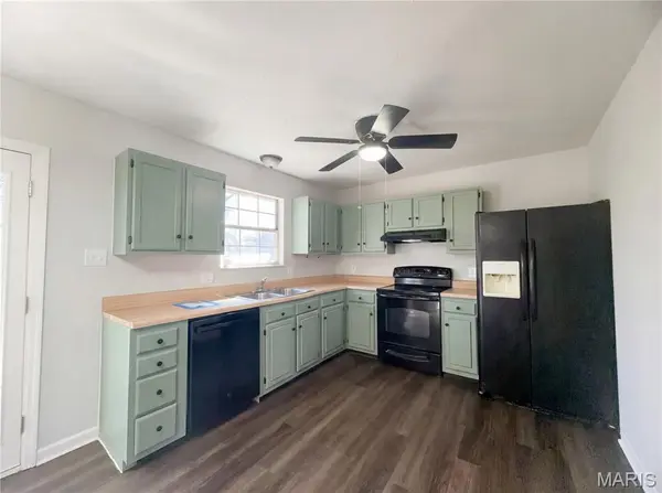 926 Wisdom LN, Pacific, MO 63069