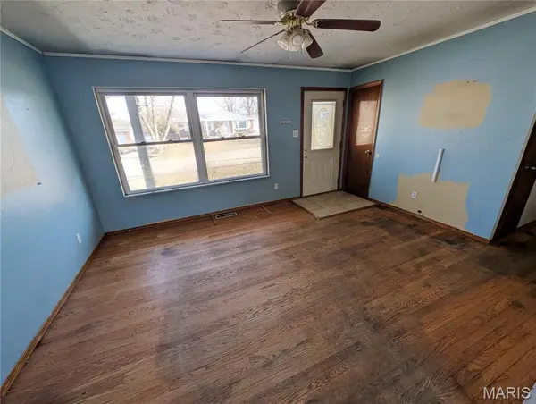 112 Appletree LN, Glen Carbon, IL 62034